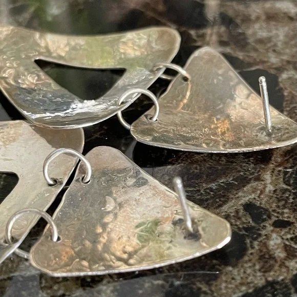 Bold Sterling Silver Vintage Hammered Triangle Dangle Earrings - Picture 6 of 11